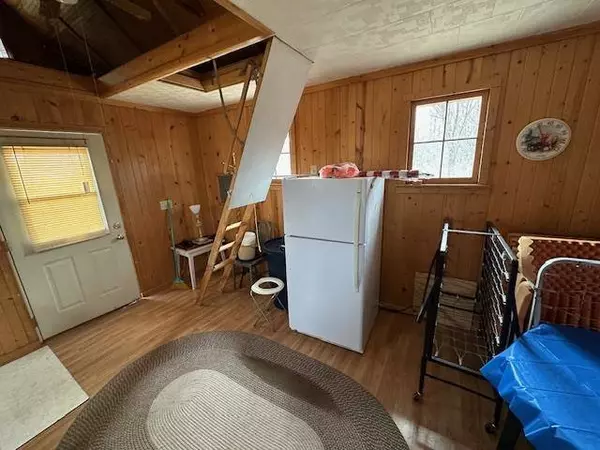 18117 S Frank Road, Gays Mills, WI 54631