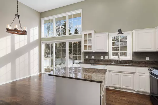 1375 Narcissus Curve, Victoria, MN 55386