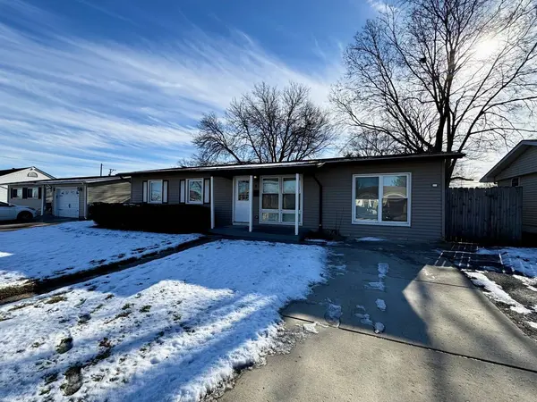 5 Dover Avenue, Romeoville, IL 60446