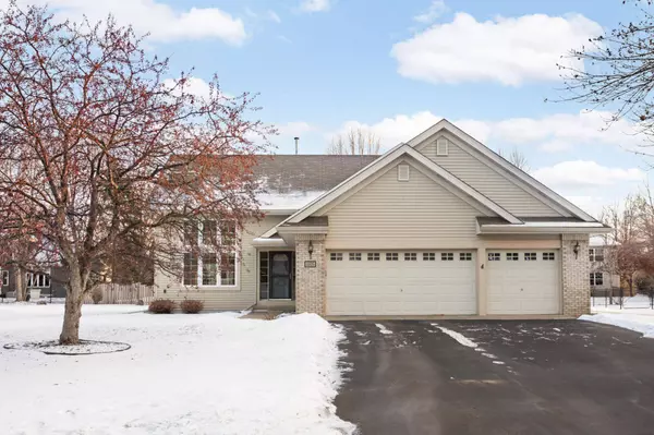 1375 Narcissus Curve, Victoria, MN 55386