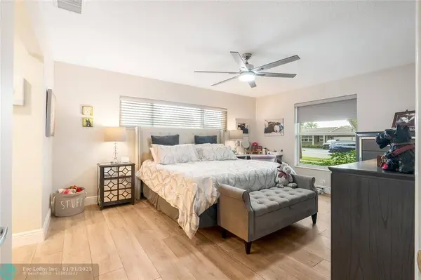 7451 NW 7th Ct, Plantation, FL 33317