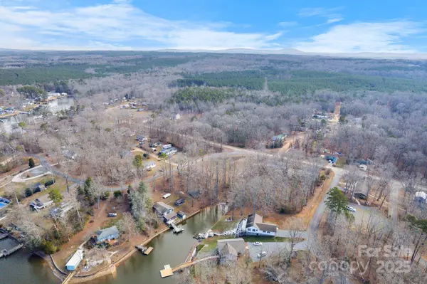 111 Waterway DR, Lexington, NC 27292