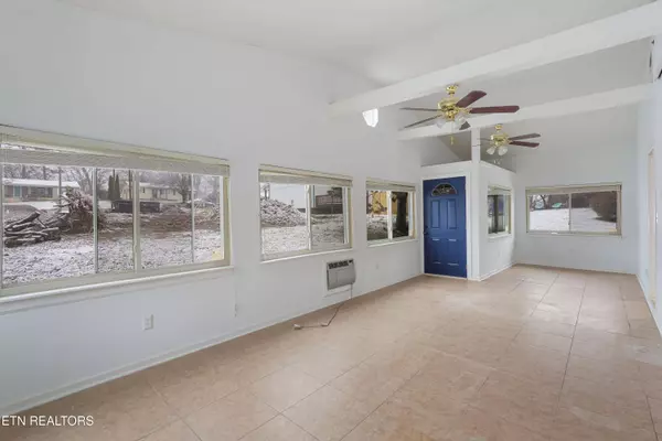 5011 Knoxwood DR, Knoxville, TN 37921