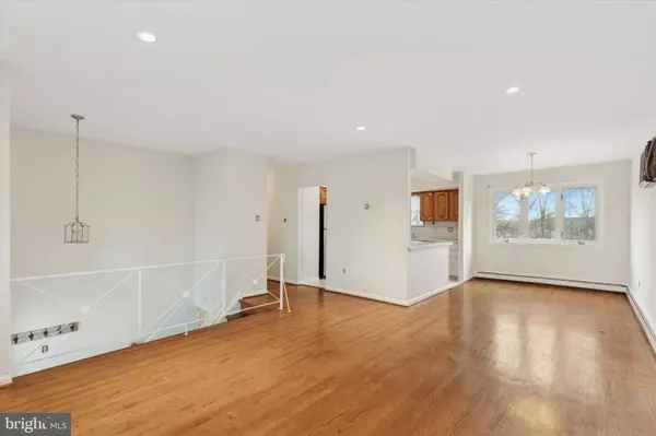 424 JENNIFER LN, Norristown, PA 19403