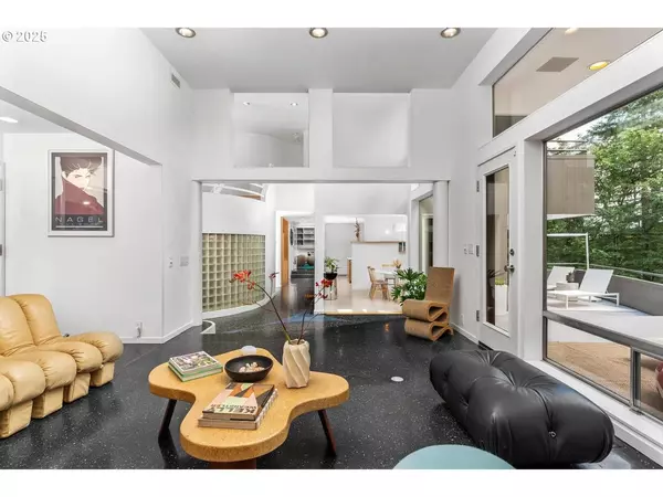 2725 SW SHERWOOD DR, Portland, OR 97201