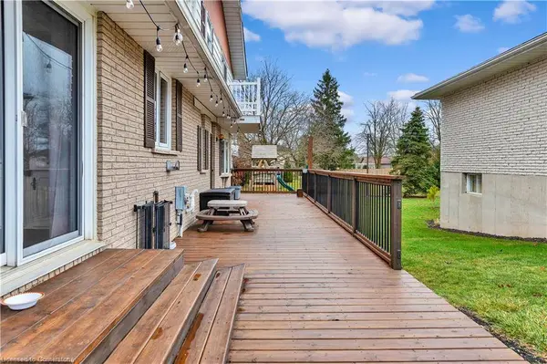 61 William Street, Milverton, ON N0K 1M0