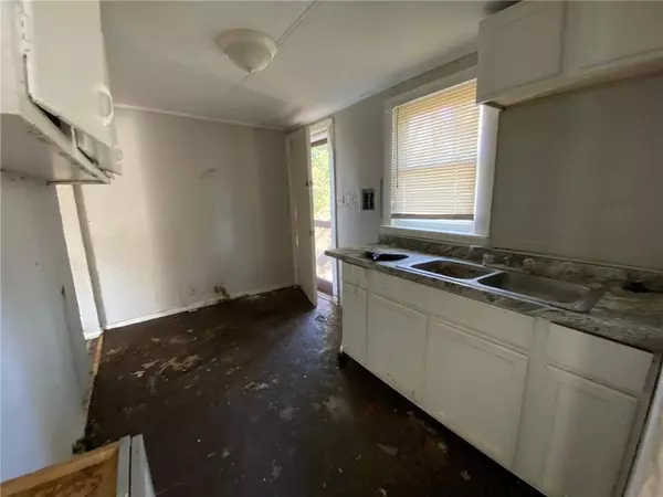 1384 Walls RD, Macon, GA 31211