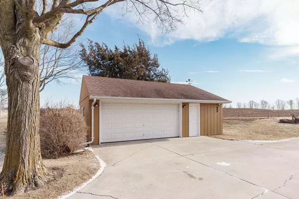W3653 Decora Rd, Hubbard, WI 53032