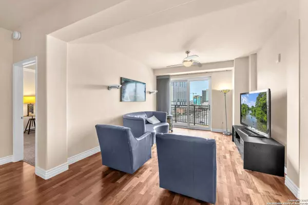 215 N Center St UNIT 908, San Antonio, TX 78202-2765