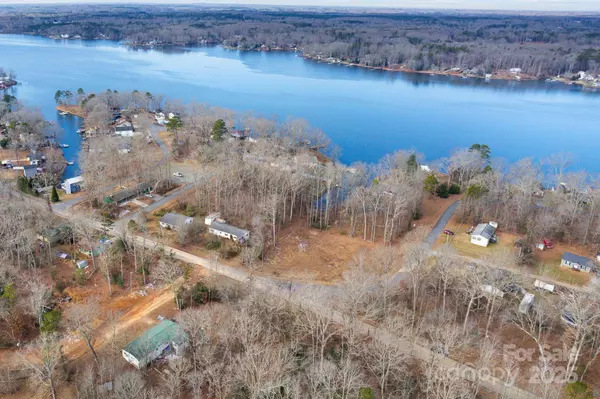 111 Waterway DR, Lexington, NC 27292