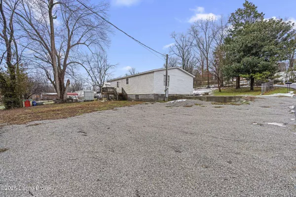 212 Highland Ave, Boston, KY 40107