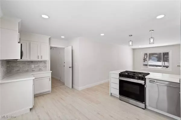 5426 Washburn RD, Bedford Heights, OH 44146