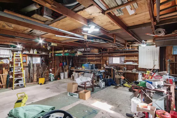 W3653 Decora Rd, Hubbard, WI 53032