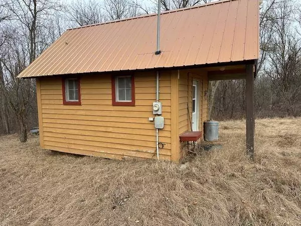 18117 S Frank Road, Gays Mills, WI 54631