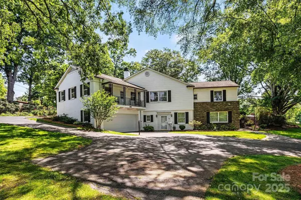 842 North Center ST, Hickory, NC 28601