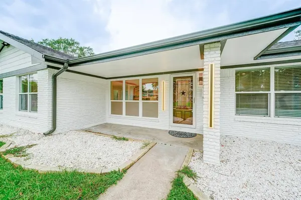 10328 Shadow Oaks DR, Houston, TX 77043
