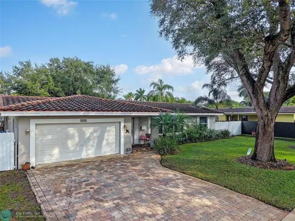 7451 NW 7th Ct, Plantation, FL 33317