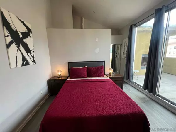 988 G Street #33, San Diego, CA 92101