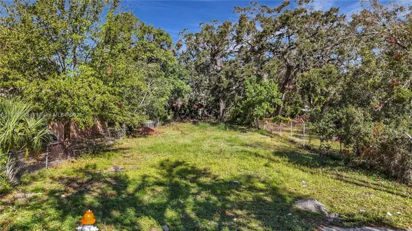 1029 8 Ave E, Other City - In The State Of Florida, FL 34208