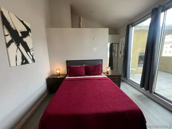 988 G Street #33, San Diego, CA 92101