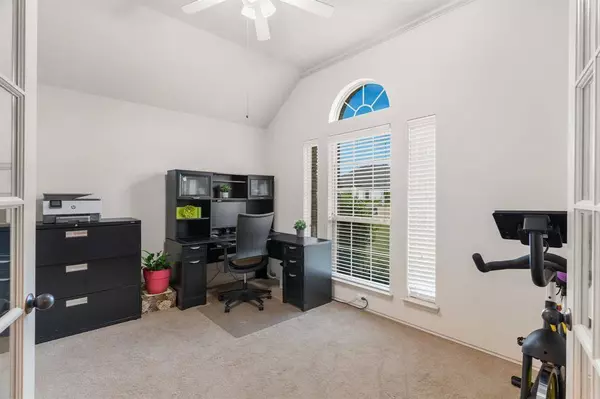 1086 Meadow Hill Drive, Lavon, TX 75166