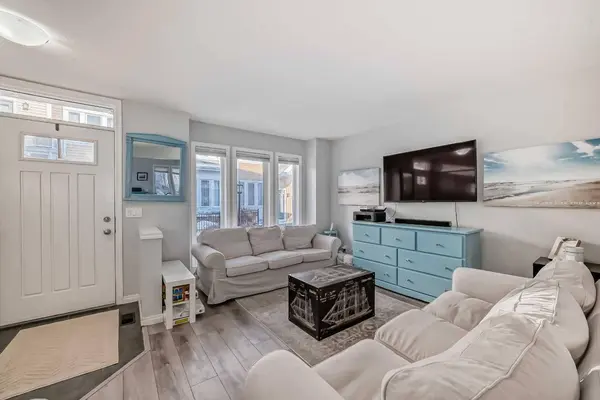 307 Auburn Bay SQ SE, Calgary, AB T3M 0Y6