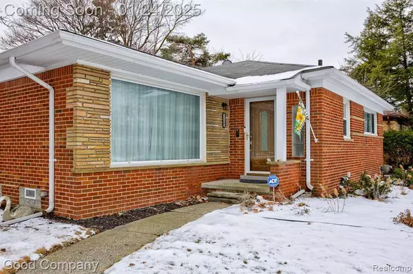 13301 DARTMOUTH Street, Oak Park, MI 48237