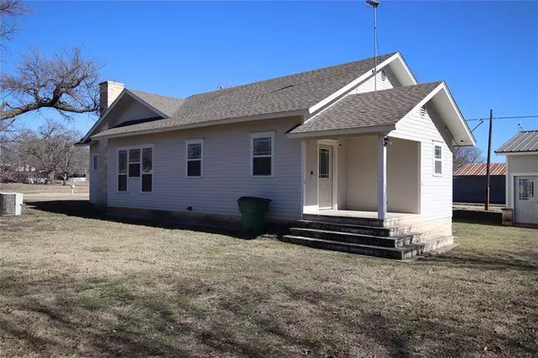 402 W Ross Street, Hamilton, TX 76531