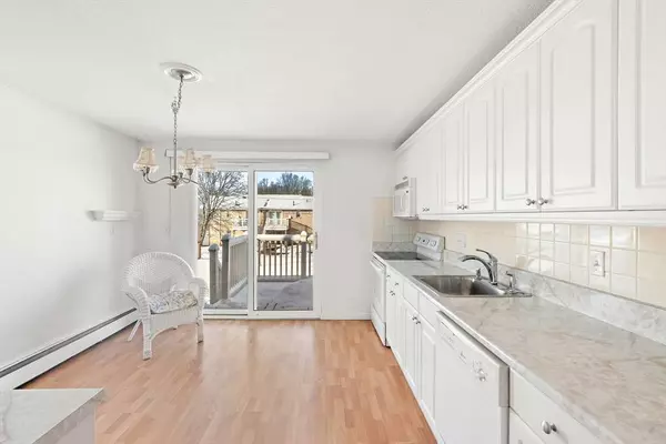 20 Washington Park Dr #4, Andover, MA 01810