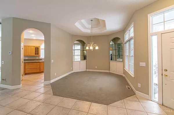 541 Yankee Trace Dr, Centerville, OH 45458