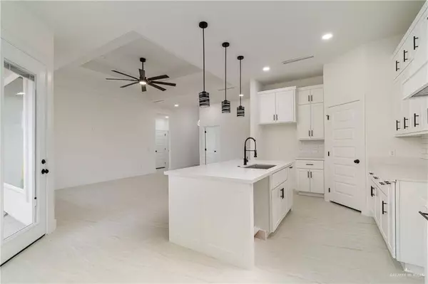 2906 Arboledas DR, San Juan, TX 78589