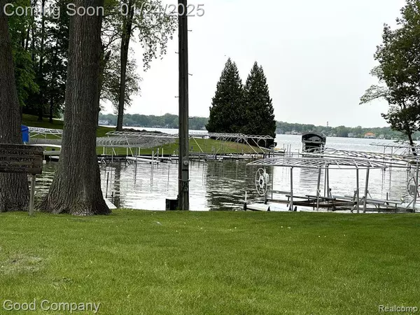 3370 INDIANDALE Drive, Orchard Lake, MI 48324