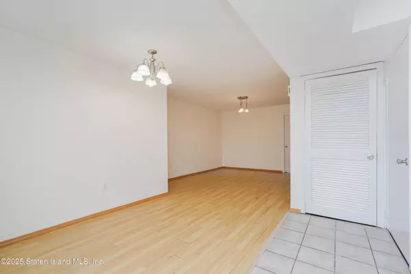 50 Bradley CT #A, Staten Island, NY 10314