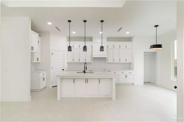 2906 Arboledas DR, San Juan, TX 78589