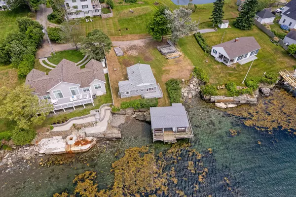 16 Dolphin LN, Harpswell, ME 04003