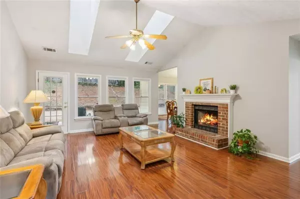 322 Ravinia Way, Lawrenceville, GA 30044