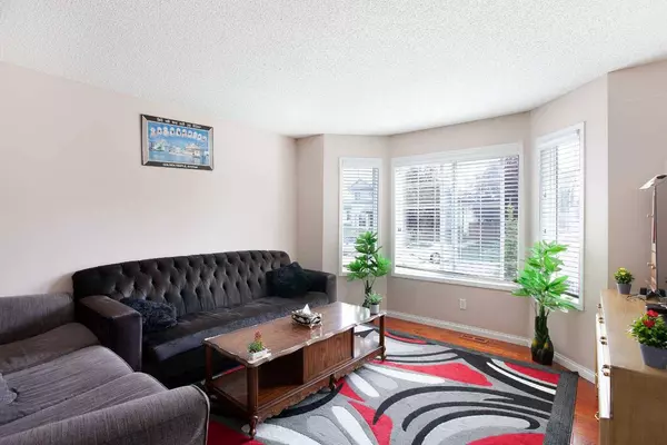 152 Martin Crossing CRES NE, Calgary, AB T3J 3S8