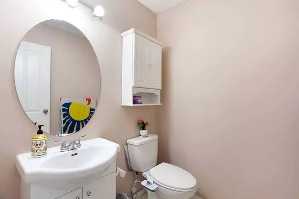 152 Martin Crossing CRES NE, Calgary, AB T3J 3S8