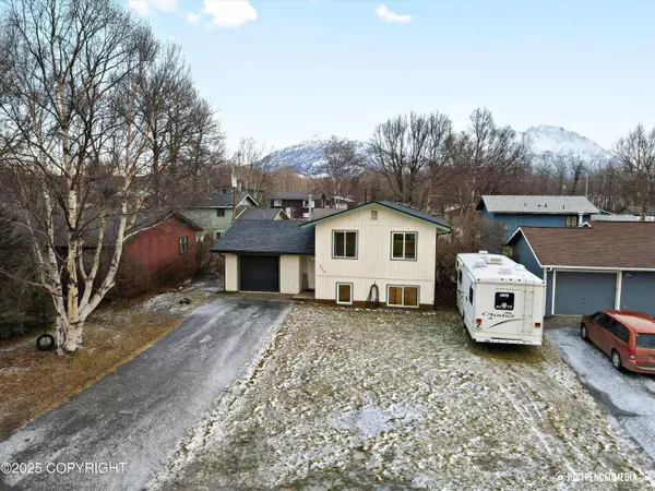 315 N Bonanza ST, Palmer, AK 99645