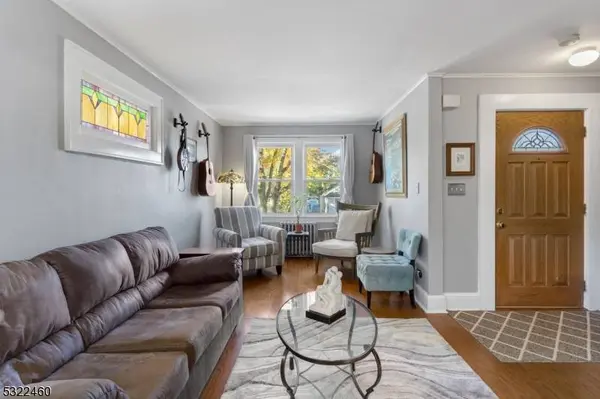 31 Dean St, Glen Rock Boro, NJ 07452