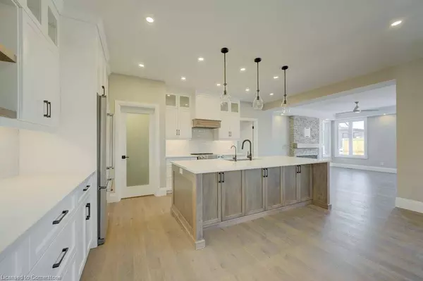 76 Weymouth Street, Elmira, ON N3B 0E3