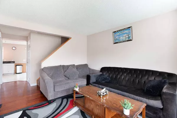 152 Martin Crossing CRES NE, Calgary, AB T3J 3S8