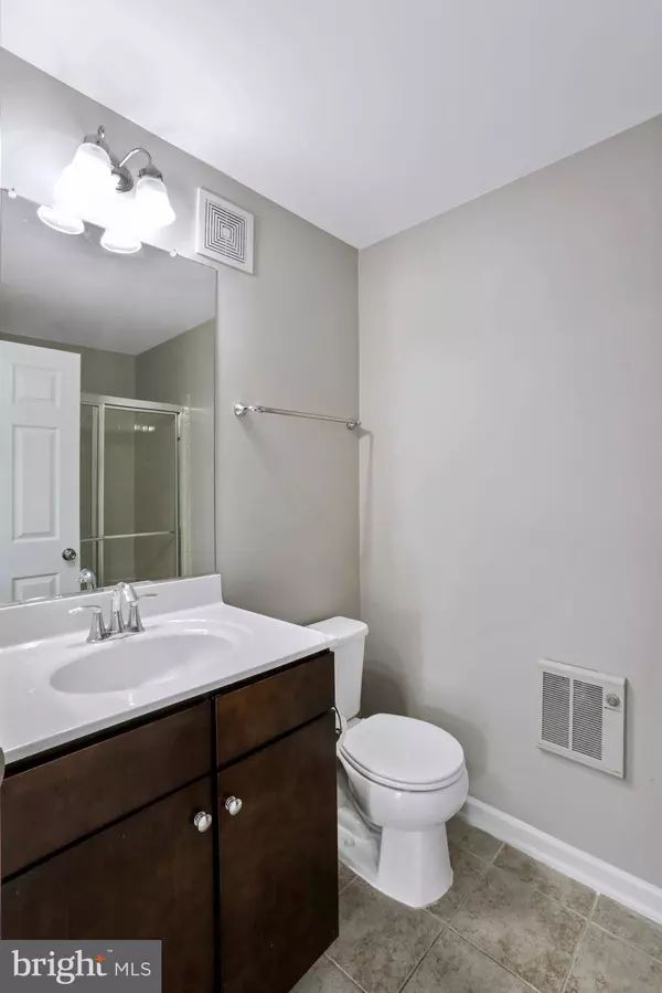 25249 LAURELDALE TER, Chantilly, VA 20152