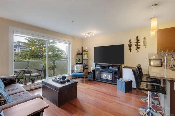 1315 Esquimalt Rd #313, Esquimalt, BC V9A 3P5