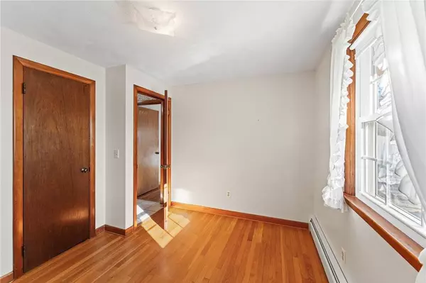 103 Pembroke LN, Coventry, RI 02816