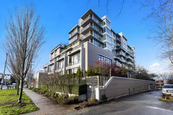 E 12TH AVE #401, Vancouver, BC V5T 0C7