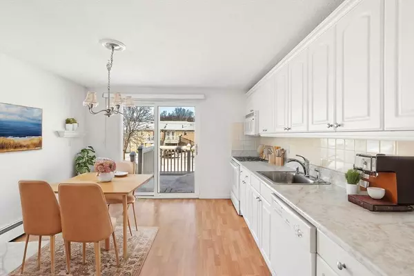 20 Washington Park Dr #4, Andover, MA 01810