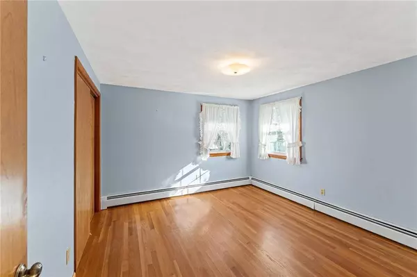 103 Pembroke LN, Coventry, RI 02816