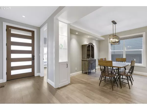 1724 N SWEETGUM ST, Canby, OR 97013