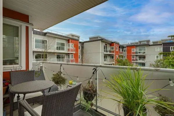 1315 Esquimalt Rd #313, Esquimalt, BC V9A 3P5